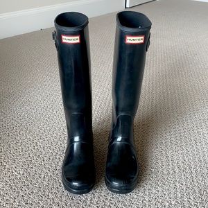 Black glossy hunter boots